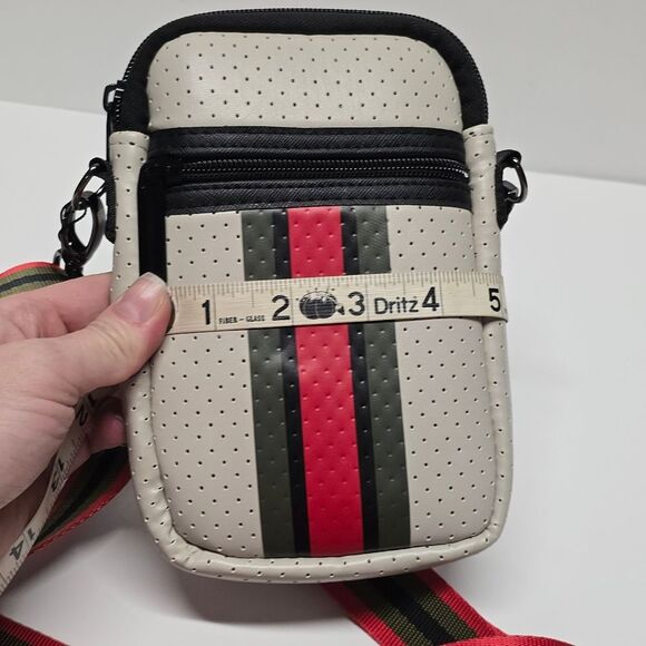 Haute Shore Casey Roma Neoprene Crossbody Camera Bag Ivory NWT - Picture 6 of 7